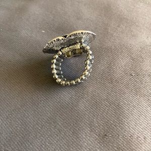 Antiqued silver tone and pink stretch band ring flower design